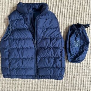 Uniqlo Ultra Light Down Vest - 2T - Navy Blue with Bag - Boys/Girls Puffer